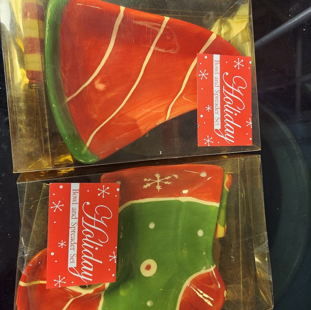 Holiday bowl and spreader set